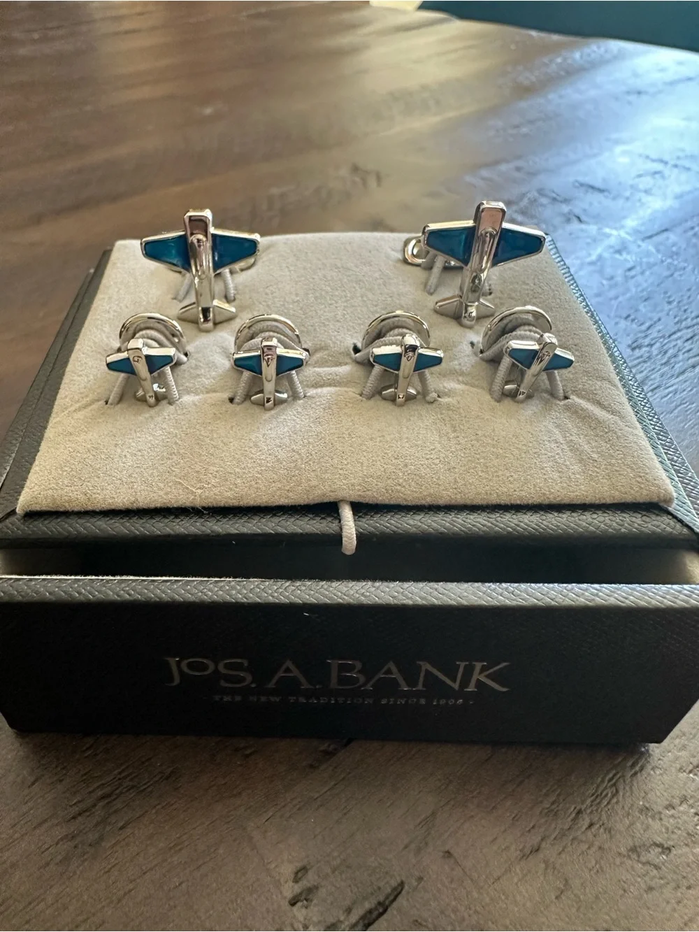 Jos. A. Bank Men’s Blue & Silver Airplane Cufflinks & Shirt Stud Set in Gift Box